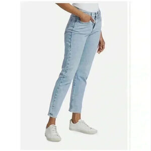 New Levi’s Wedgie High Rise Size 32